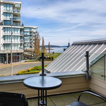 Sidney Waterfront Inn & Suites Экстерьер фото