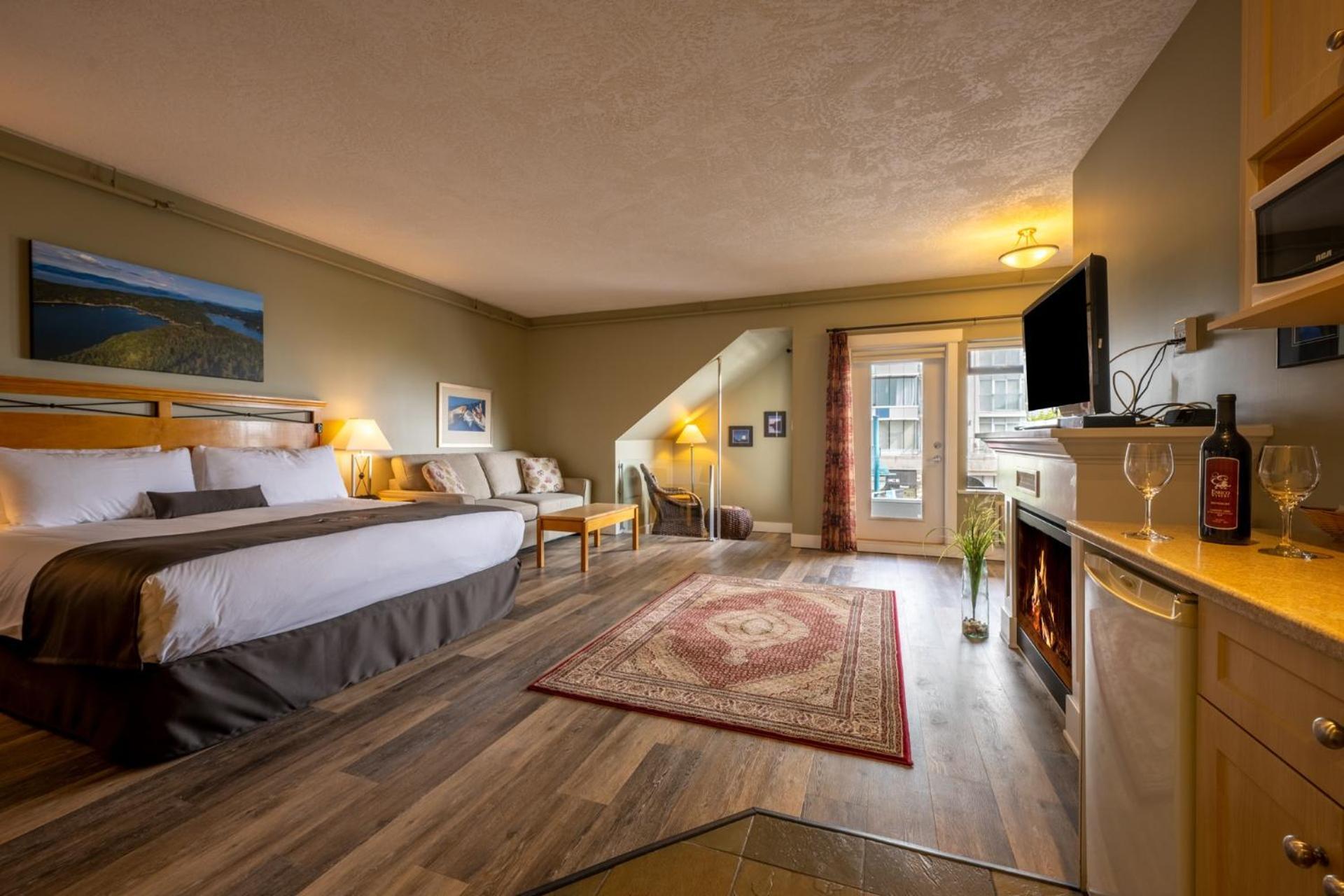 Sidney Waterfront Inn & Suites Экстерьер фото