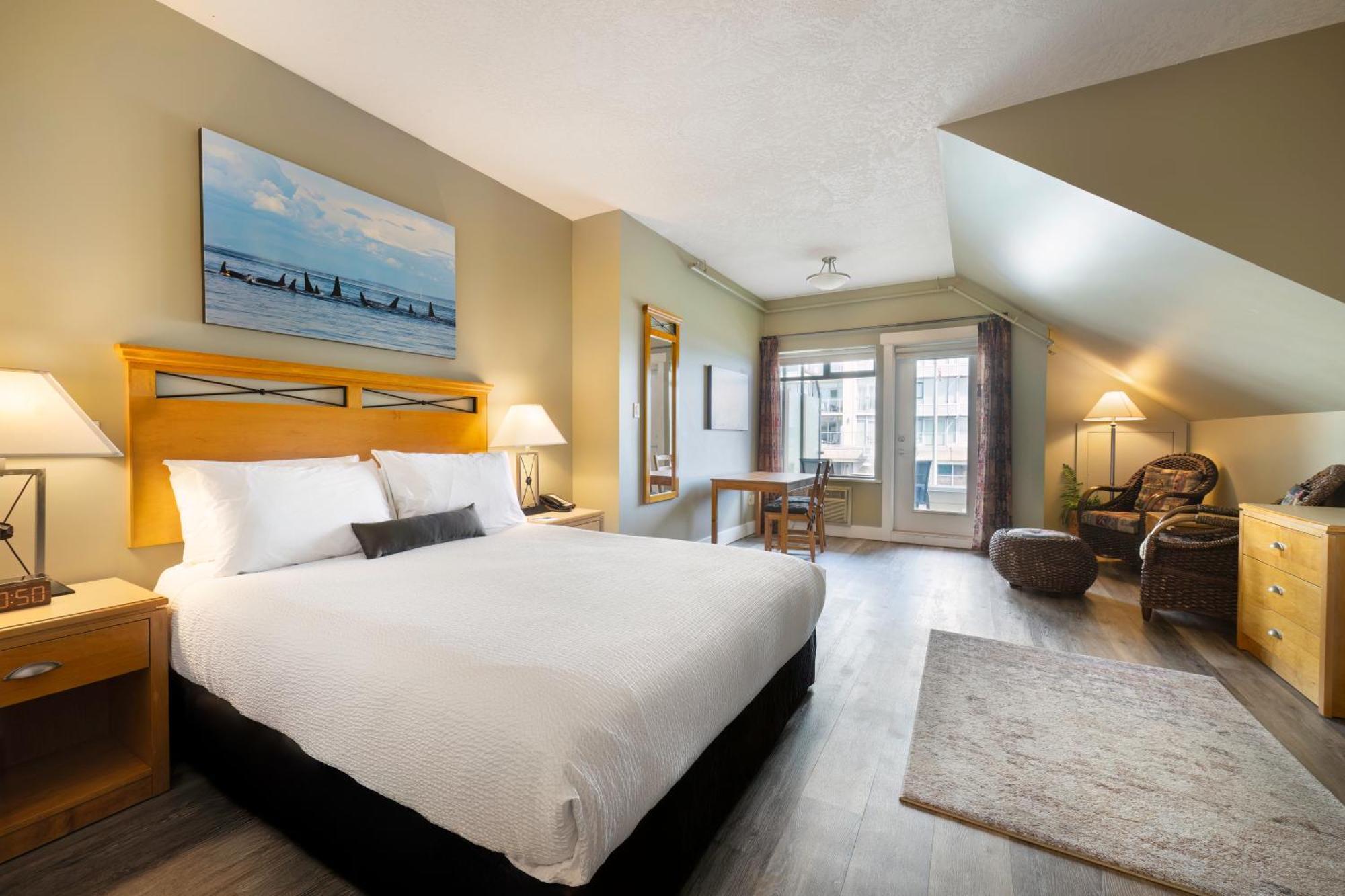 Sidney Waterfront Inn & Suites Экстерьер фото