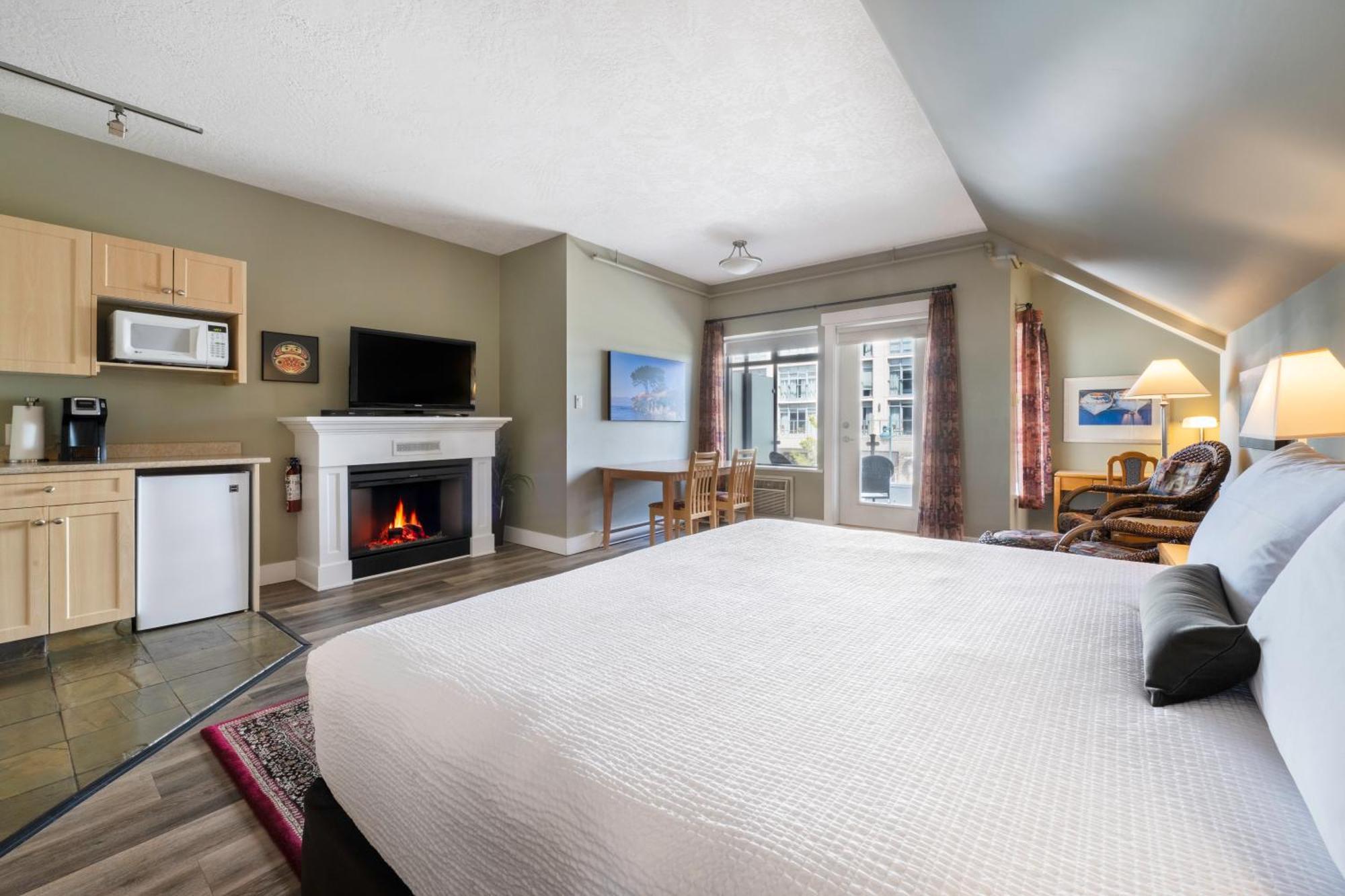 Sidney Waterfront Inn & Suites Экстерьер фото